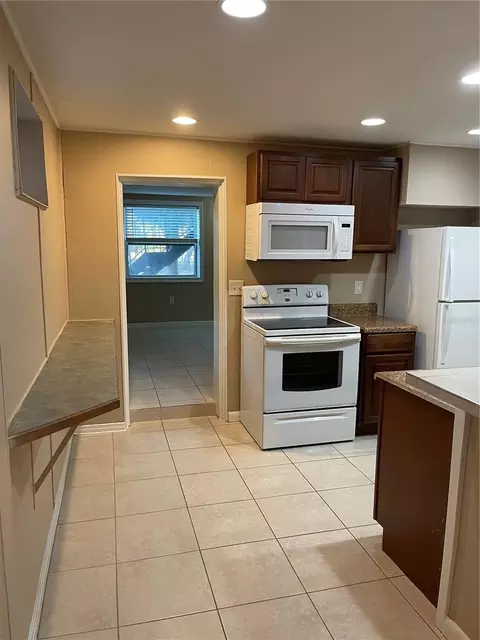 Kitchen - 206 Osceola Ave, Eustis, FL 32726 photo 1 of 4