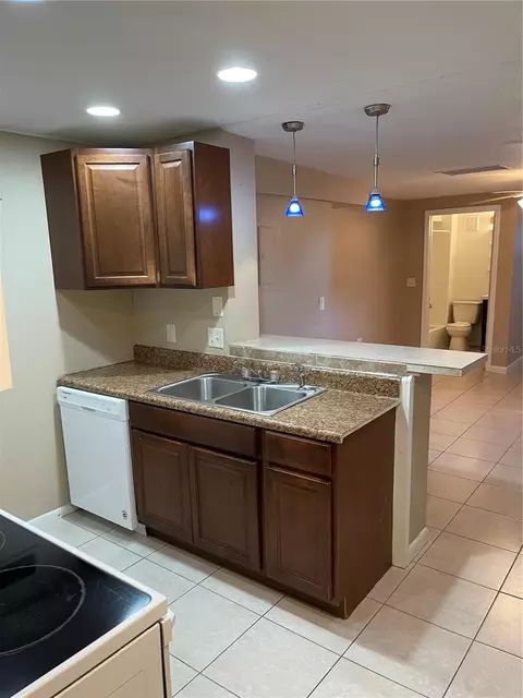 Kitchen - 206 Osceola Ave, Eustis, FL 32726 photo 3 of 4