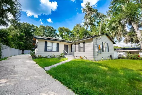 535 W Division St, Deland, FL 32720