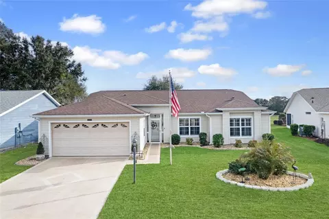 25233 Lost Oak Cir, Leesburg, FL 34748