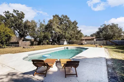 Exterior - 1005 Old Hickory Tree Rd, Saint Cloud, FL 34771 photo 2 of 9