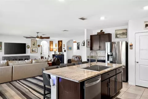 Kitchen - 508 Hickory Course Loop, Ocala, FL 34472 photo 7 of 8