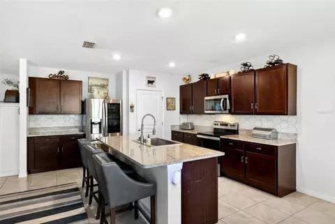 Kitchen - 508 Hickory Course Loop, Ocala, FL 34472 photo 4 of 8