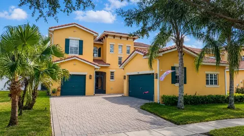 3827 Golden Knot Dr, Kissimmee, FL 34746