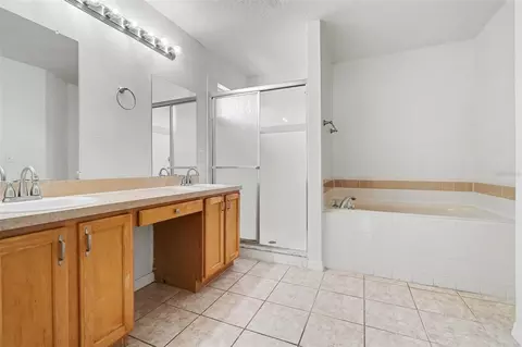Bath - 1918 Aspenridge Ct, Ocoee, FL 34761 photo 2 of 3
