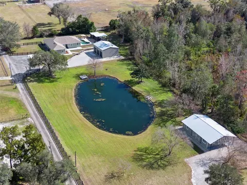 323 Mclain Ln, Geneva, FL 32732