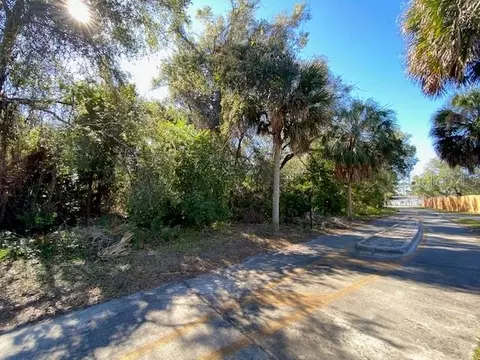 Wilshire Blvd, Fern Park, FL 32730