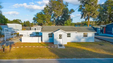 421 Pleasant St, Lake Helen, FL 32744