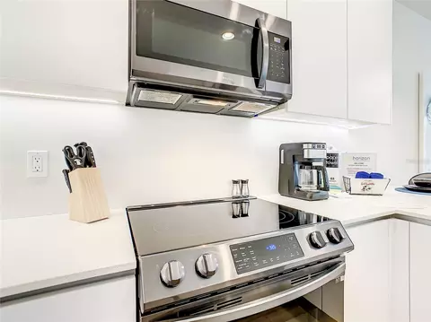 Kitchen - 17230 Blessing Dr, Clermont, FL 34714 photo 4 of 8