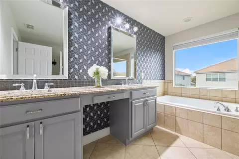 Bath - 475 Douglas Edward Dr, Ocoee, FL 34761 photo 5 of 9