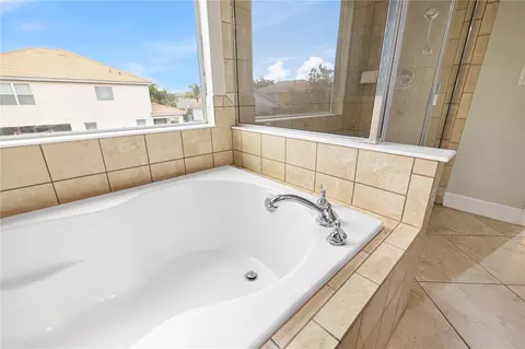 Bath - 475 Douglas Edward Dr, Ocoee, FL 34761 photo 8 of 9