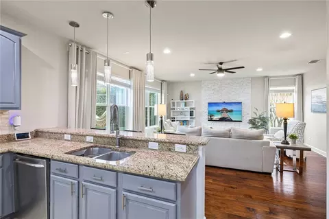 Kitchen - 475 Douglas Edward Dr, Ocoee, FL 34761 photo 2 of 6