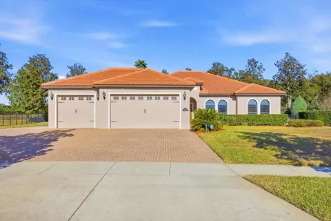 10220 Yonaomi Cir, Clermont, FL 34711