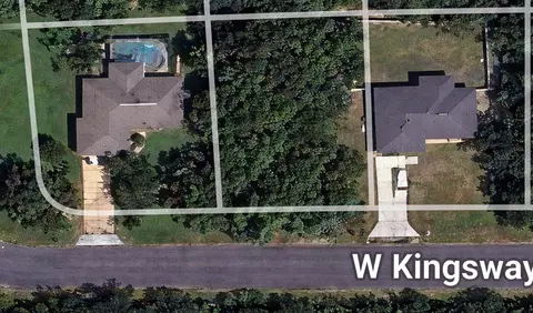 1037 W Kingsway Pl, Citrus Springs, FL 34434