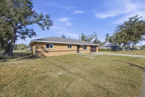 2904 E 5th Ave, Palmetto, FL 34221
