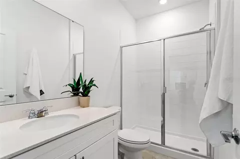 Bath - 5631 Nina Way, Saint Cloud, FL 34771 photo 2 of 4