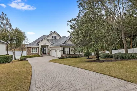 527 W Blue Water Edge Dr, Eustis, FL 32736
