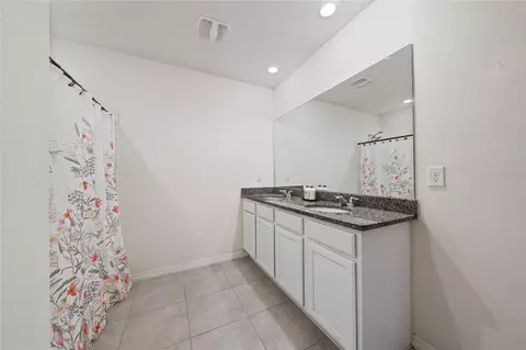 Bath - 5275 Mayor Dr, Saint Cloud, FL 34771 photo 1 of 3