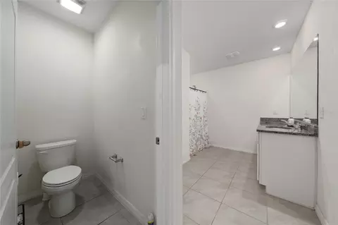 Bath - 5275 Mayor Dr, Saint Cloud, FL 34771 photo 2 of 3