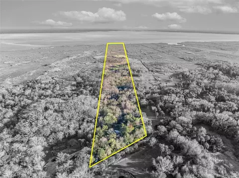 2740 Withlacoochee Pt, Geneva, FL 32732