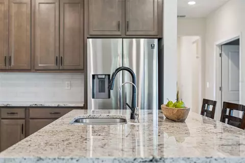 Kitchen - 6237 Citrus Grove Ct, Saint Cloud, FL 34771 photo 7 of 9