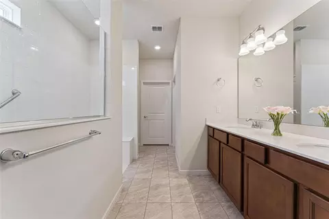 Bath - 6237 Citrus Grove Ct, Saint Cloud, FL 34771 photo 1 of 2