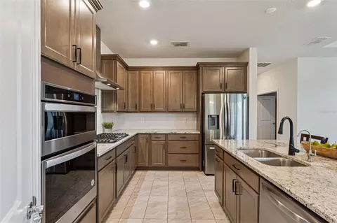 Kitchen - 6237 Citrus Grove Ct, Saint Cloud, FL 34771 photo 4 of 9