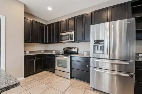 Kitchen - 6844 Sundrop St, Harmony, FL 34773 photo 2 of 5