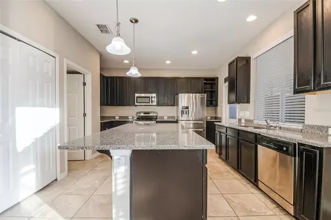 Kitchen - 6844 Sundrop St, Harmony, FL 34773 photo 4 of 5