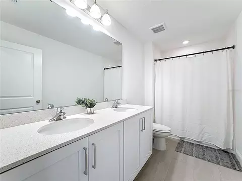 Bath - 5734 Cattle Ranch Dr, Saint Cloud, FL 34771 photo 4 of 5
