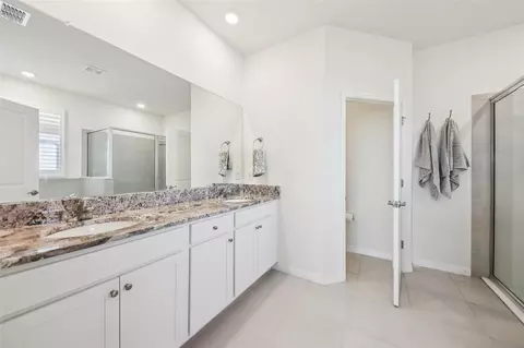 Bath - 6208 SW 93rd Loop, Ocala, FL 34476 photo 1 of 3