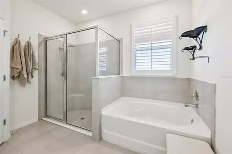 Bath - 6208 SW 93rd Loop, Ocala, FL 34476 photo 2 of 3