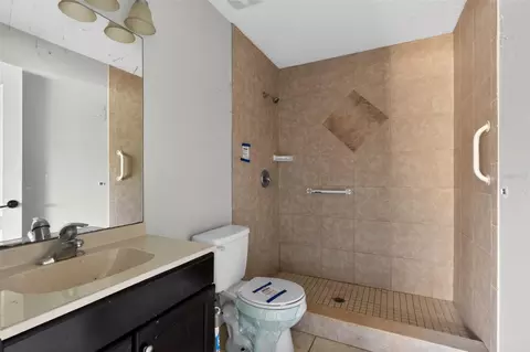 Bath - 36101 Mattawan Dr, Eustis, FL 32736 photo 2 of 2