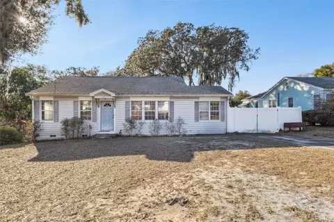38 E Morningview Dr, Eustis, FL 32726