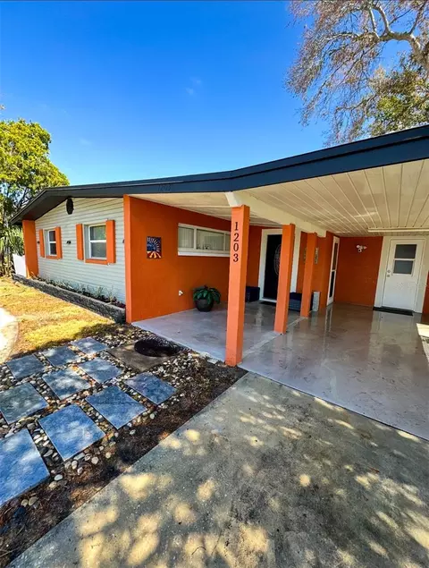 1203 N Saturn Ave, Clearwater, FL 33755