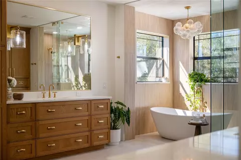 Bath - 5351 Carson St, Saint Cloud, FL 34771 photo 1 of 5