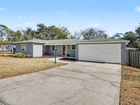 Exterior - 1630 Crestview Dr, Mount Dora, FL 32757 photo 2 of 6