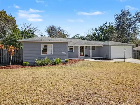 Exterior - 1630 Crestview Dr, Mount Dora, FL 32757 photo 3 of 6