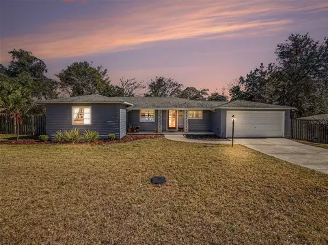 1630 Crestview Dr, Mount Dora, FL 32757