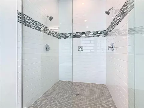Bath - 2125 Pine Oak Loop, Davenport, FL 33837 photo 1 of 6