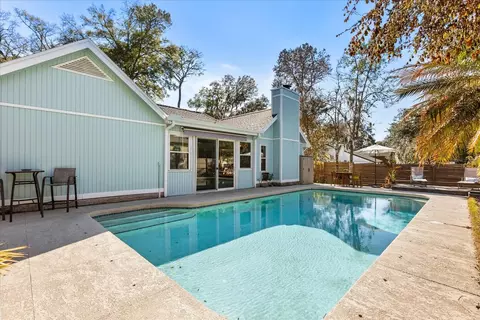 Exterior - 333 Forest Rd, Mount Dora, FL 32757 photo 2 of 6
