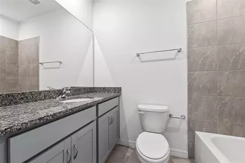 Bath - 5754 Stockade Blvd, Saint Cloud, FL 34771 photo 2 of 3