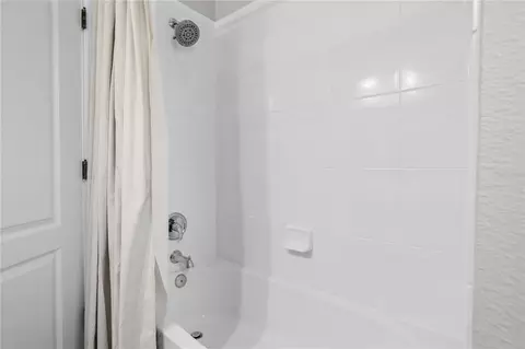 Bath - 5150 Ravena Ave E, Saint Cloud, FL 34771 photo 7 of 8