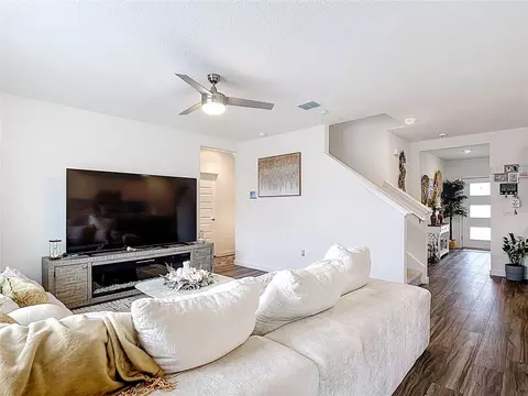 Living - 4004 Malawi Trl, Saint Cloud, FL 34772 photo 4 of 4