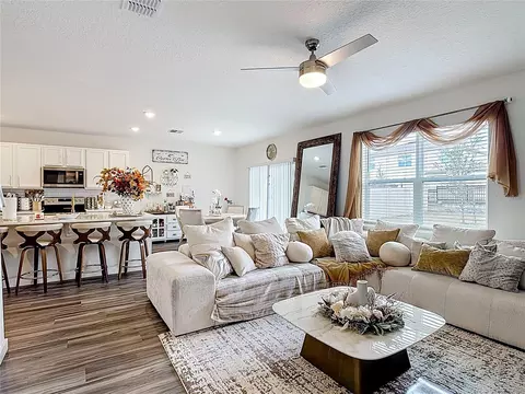 Living - 4004 Malawi Trl, Saint Cloud, FL 34772 photo 2 of 4
