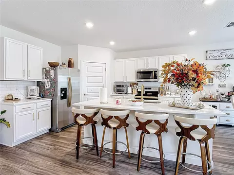 Kitchen - 4004 Malawi Trl, Saint Cloud, FL 34772 photo 7 of 9