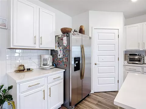 Kitchen - 4004 Malawi Trl, Saint Cloud, FL 34772 photo 4 of 9