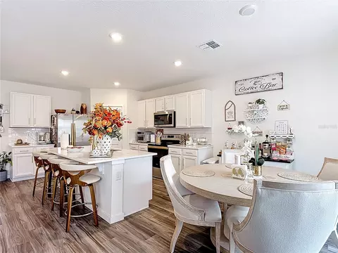 Kitchen - 4004 Malawi Trl, Saint Cloud, FL 34772 photo 8 of 9