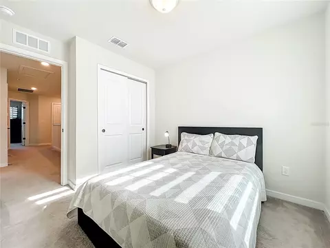 Bedroom - 10976 Leafshore Loop, Orlando, FL 32829 photo 2 of 7