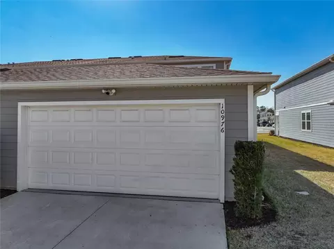 Exterior - 10976 Leafshore Loop, Orlando, FL 32829 photo 13 of 15